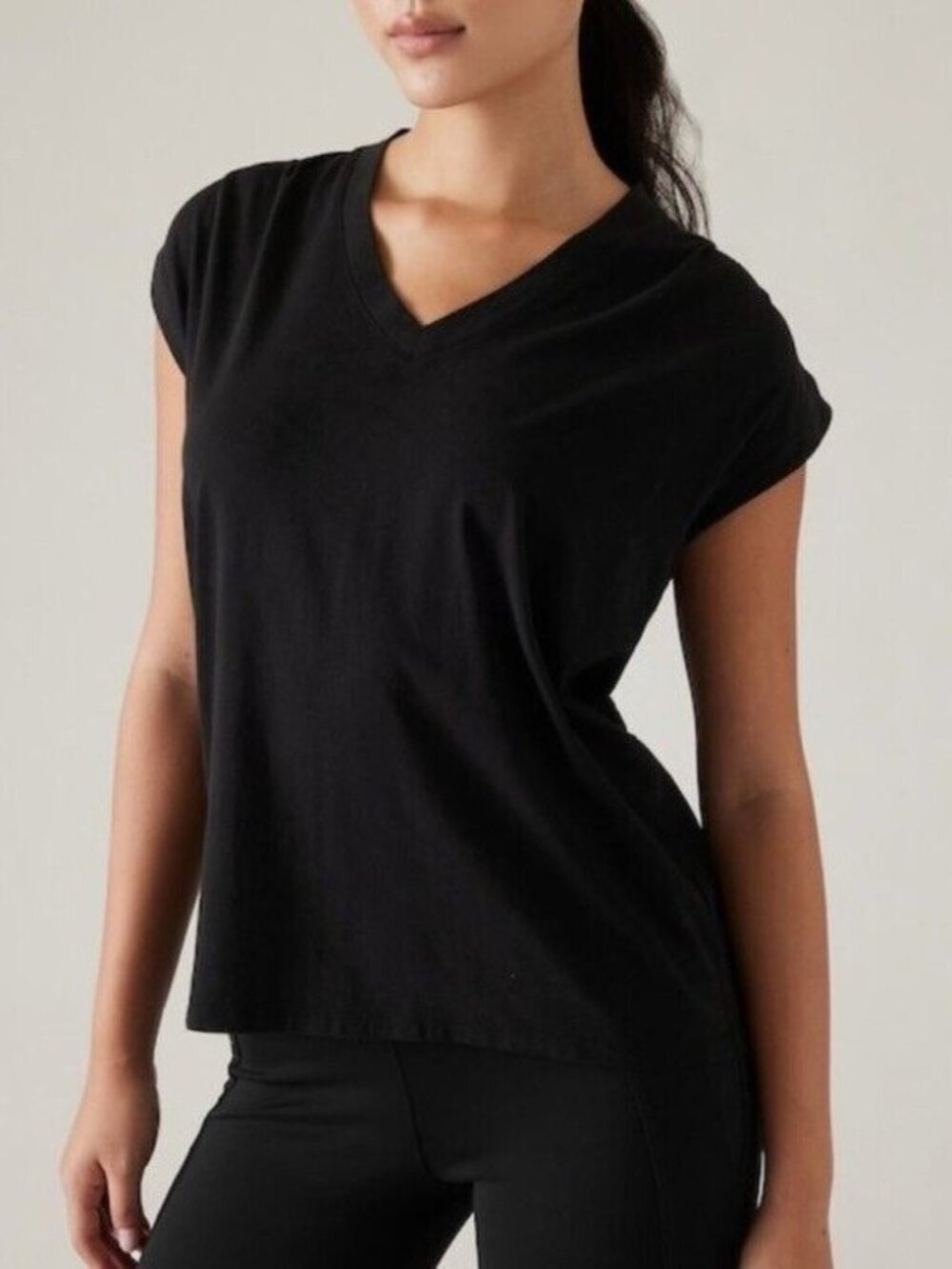 NWT Black Athleta Outbound Twist T-Shirt in Medium